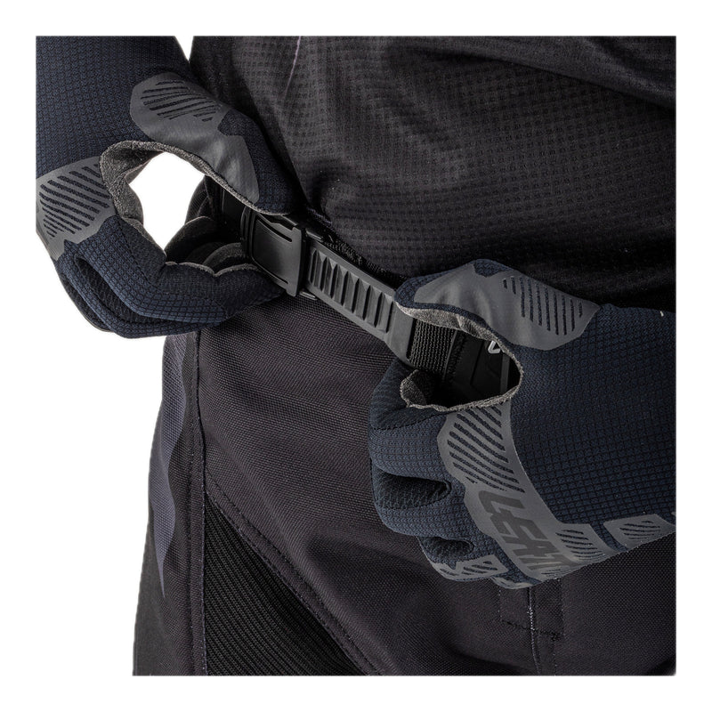 Load image into Gallery viewer, Leatt 2025 3.5 Junior Ride Kit - Black