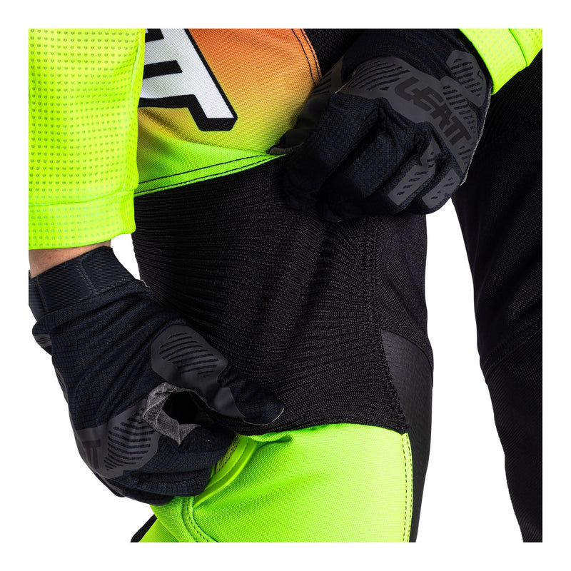 Load image into Gallery viewer, Leatt 2026 3.5 Junior Ride Kit - Retro Pink