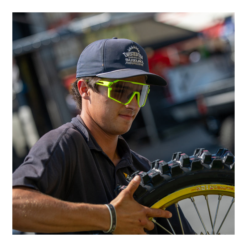 Load image into Gallery viewer, Leatt RideViz Pro Sunglasses - Neon Yellow Iriz Cryztal Red 13 VLT