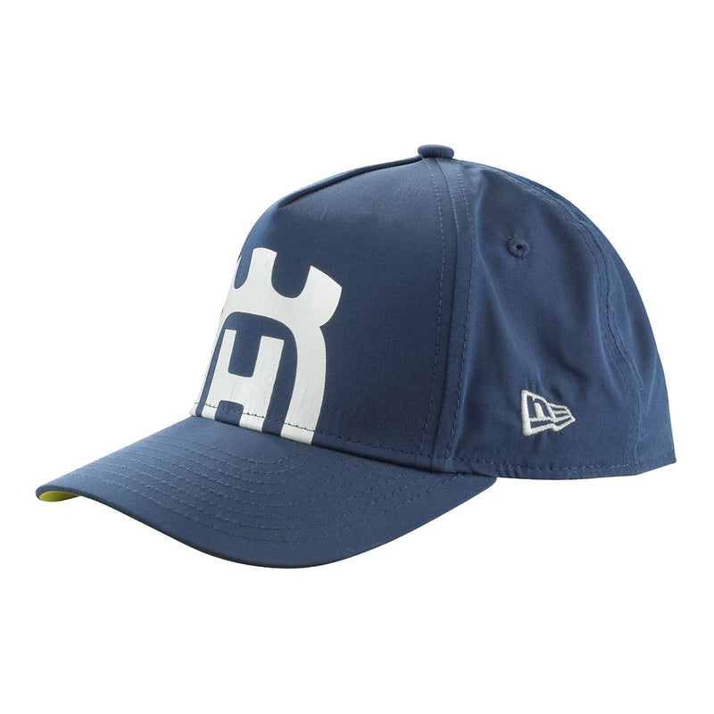 Load image into Gallery viewer, Husqvarna Kids Team Curved Cap

