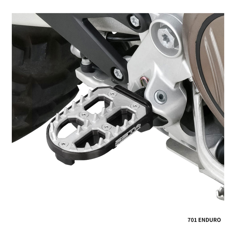 Load image into Gallery viewer, Zeta Adventure Foot Pegs KTM – Black
