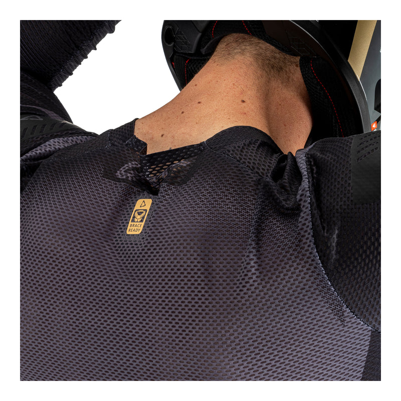 Load image into Gallery viewer, Leatt 2025 5.5 UltraWeld Jersey - Stealth
