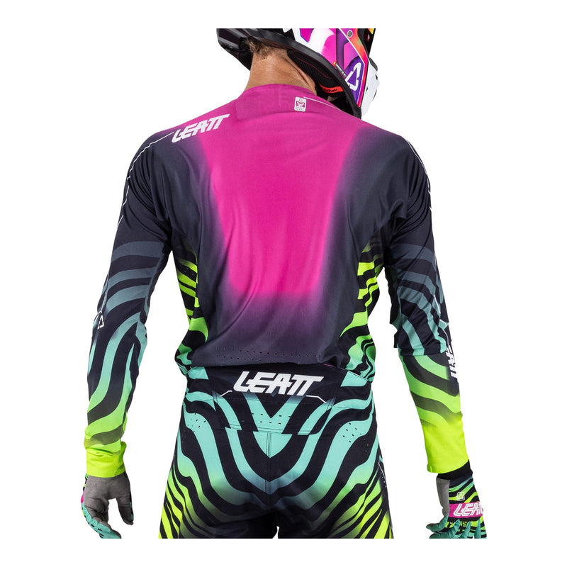 Load image into Gallery viewer, Leatt 2026 5.5 UltraWeld Jersey - Tiger Pink
