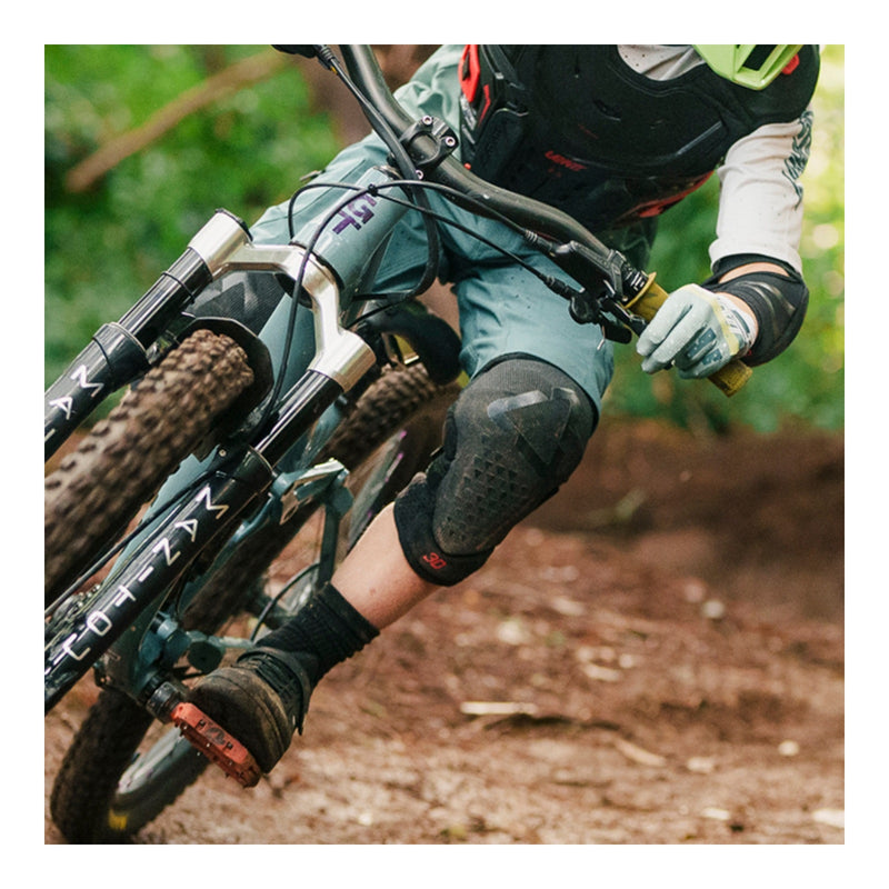 Load image into Gallery viewer, Leatt Knee Guard 3DF 5.0 Evo Junior - Black
